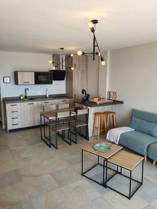 Front Mer - Sublime Appartement Moderne Et Confortable 에스테포나 외부 사진