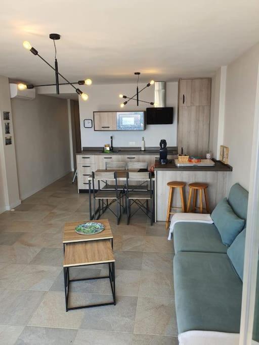 Front Mer - Sublime Appartement Moderne Et Confortable 에스테포나 외부 사진